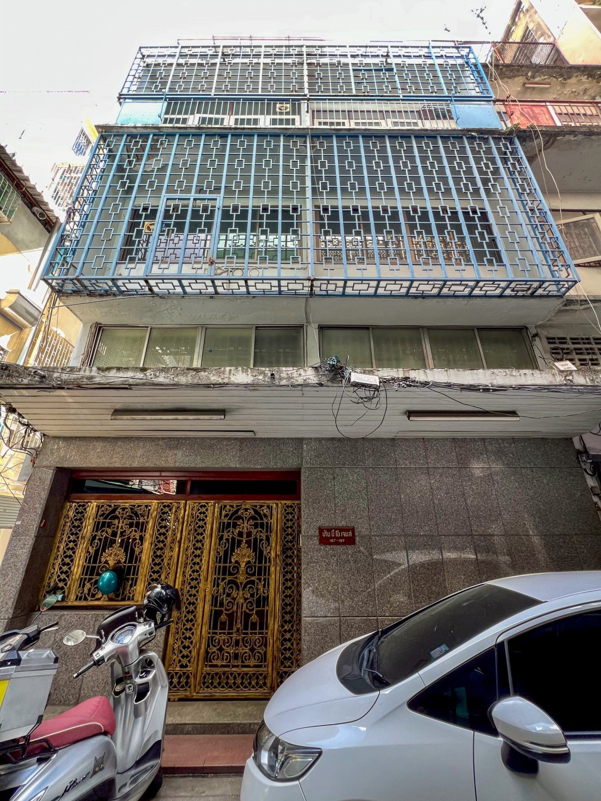 For SaleTownhomeYaowarat, Banglamphu : For sale ❗️ Townhouse, 6 floors, 2 units, empty house, very good location, close to MRT Sanam Chai and MRT Sam Yot.