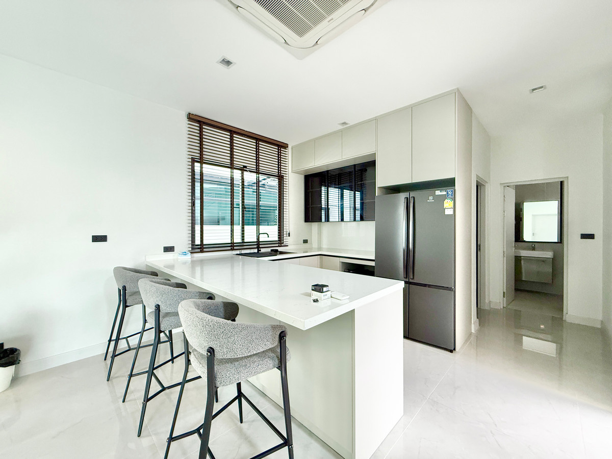 ให้เช่าบ้านบางนา แบริ่ง ลาซาล : 🚀 บางกอก บูเลอวาร์ด บางนา กม.5 - 369ตรม. 4นอน5น้ำ3ที่จอดรถ 092-545-6151 (ทีม)