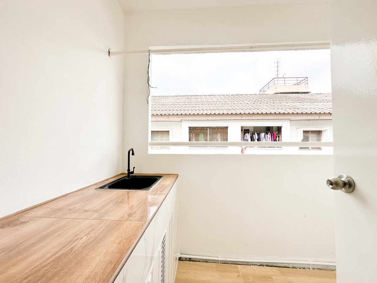 ขายคอนโดปทุมธานี รังสิต ธรรมศาสตร์ : ขายคอนโดเอื้ออาทรมิตซู พหล กม.44 ฟรีโอน ใกล้นวนคร ตลาดไท ม.ธรรมศาสตร์ รีโนเวทใหม่ พร้อมเฟอร์