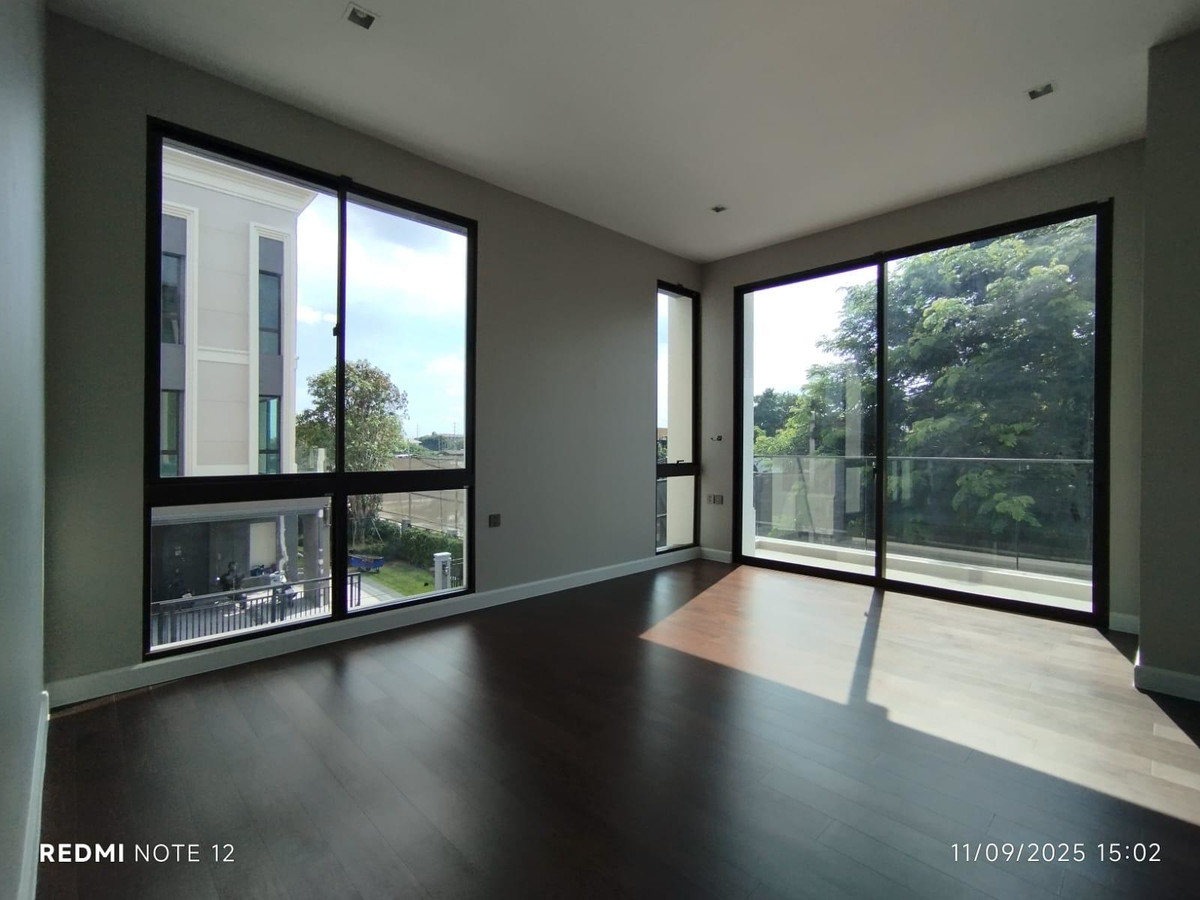 For SaleHotel&Apartment BusinessPinklao, Charansanitwong : Luxury mansion for sale, luxury house, single house, Grand Bangkok Boulevard Pinklao-Borom, corner house with private elevator.