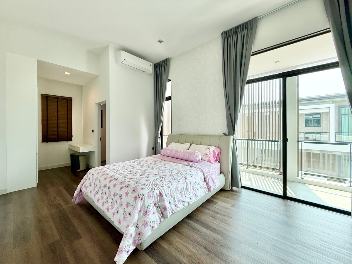 ให้เช่าบ้านบางนา แบริ่ง ลาซาล : 🚀 บางกอก บูเลอวาร์ด บางนา กม.5 - 369ตรม. 4นอน5น้ำ3ที่จอดรถ 092-545-6151 (ทีม)