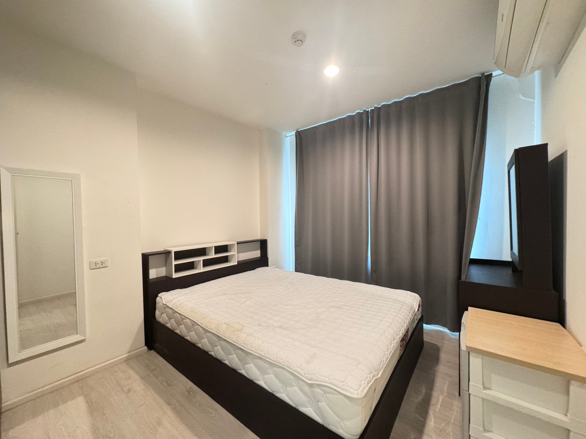 For RentCondoThaphra, Talat Phlu, Wutthakat : Aspire Sathorn Thapra, condo next to BTS Talat Phlu, available and ready for rent, 11,500/month.