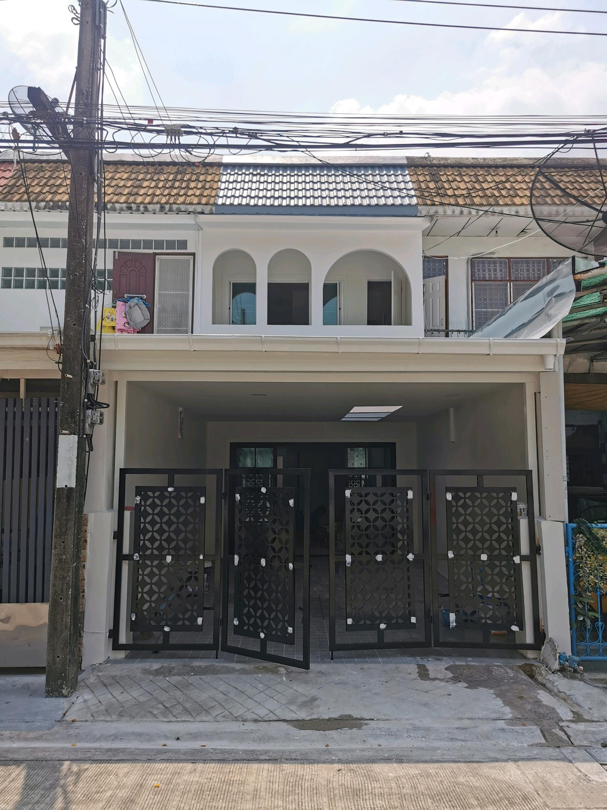 For SaleTownhomeRatchadapisek, Huaikwang, Suttisan : Townhouse near Huai Khwang Market, University of the Thai Chamber of Commerce.