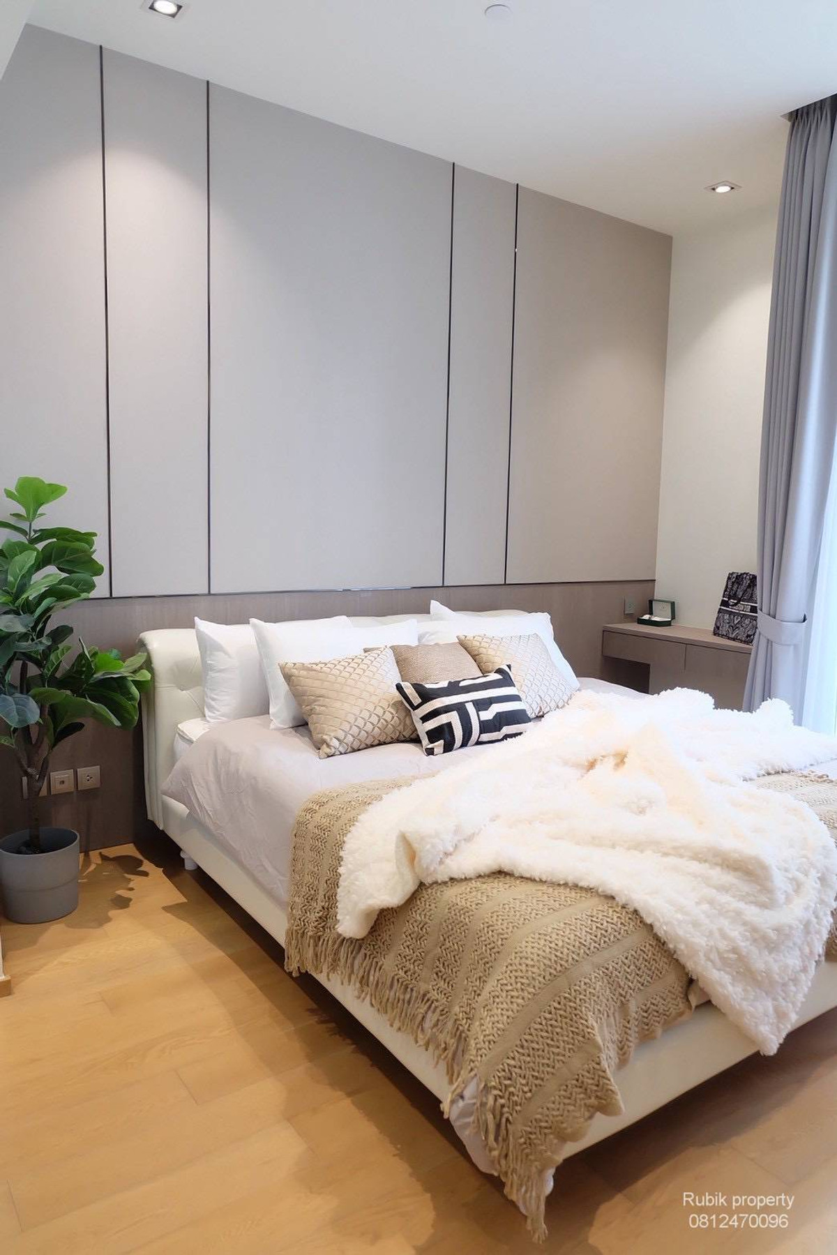 ให้เช่าคอนโดวิทยุ ชิดลม หลังสวน : 🌿 ให้เช่า 28 Chidlom – ห้องใหญ่ 88 ตร.ม. วิวสวน สวยมาก RB1704 คอนโดลักชัวรีใจกลางชิดลม ติด Central Chidlom / เดินถึง BTS Chidlom