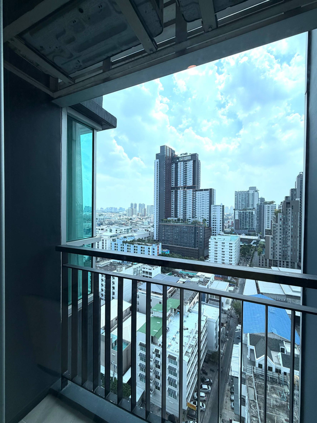 For RentCondoRatchadapisek, Huaikwang, Suttisan : Condo for rent, Life Ratchadaphisek, 1 bedroom, size 31.5 sq m., 6 foot bed.