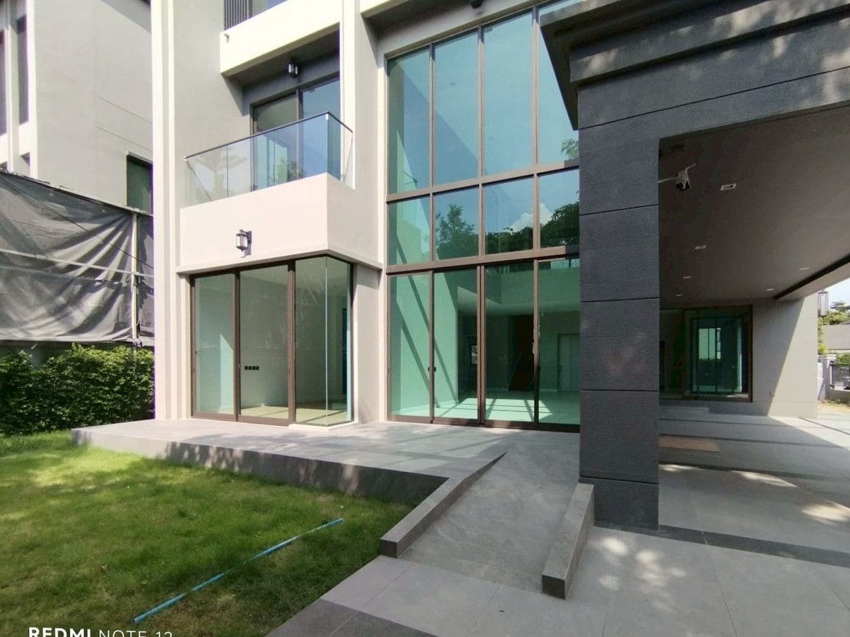 For SaleHotel&Apartment BusinessPinklao, Charansanitwong : Luxury mansion for sale, luxury house, single house, Grand Bangkok Boulevard Pinklao-Borom, corner house with private elevator.