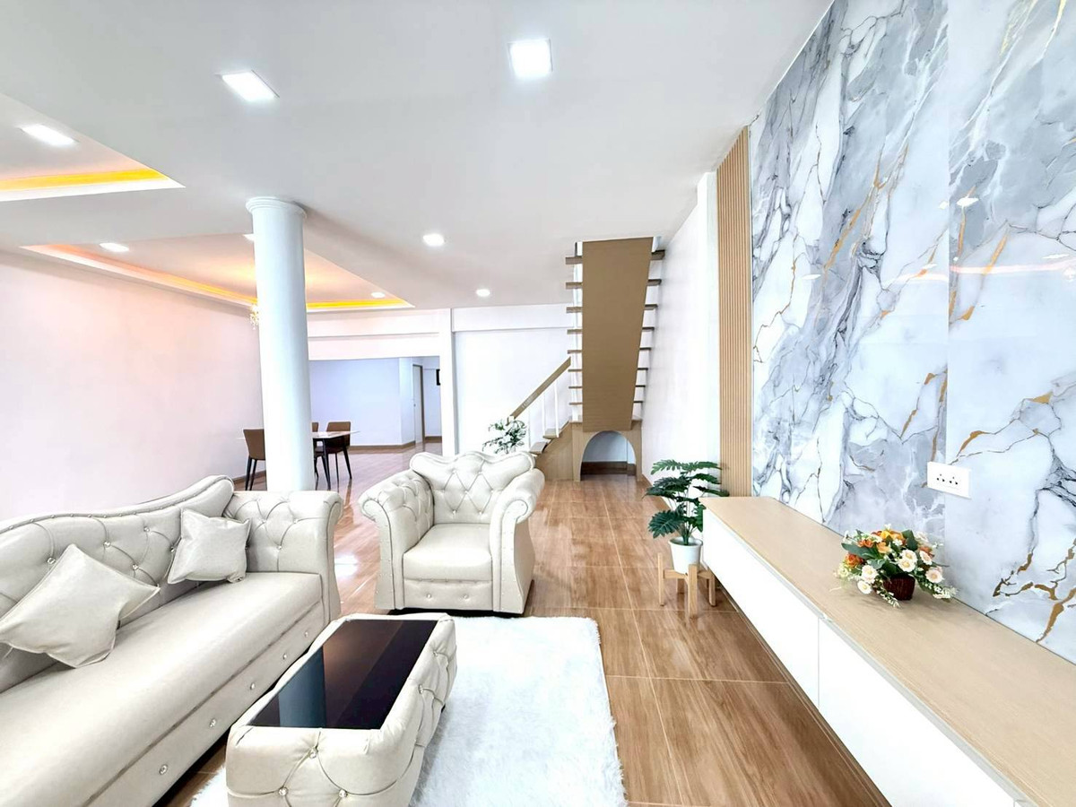 ขายบ้านนวมินทร์ รามอินทรา : ม.ทหารกองหนุน รามอินทรา109 ซ.พระยาสุเรนท์ 28  บางชัน คลองสามวา  มีนบุรี  วงแวนจตุโชติ 