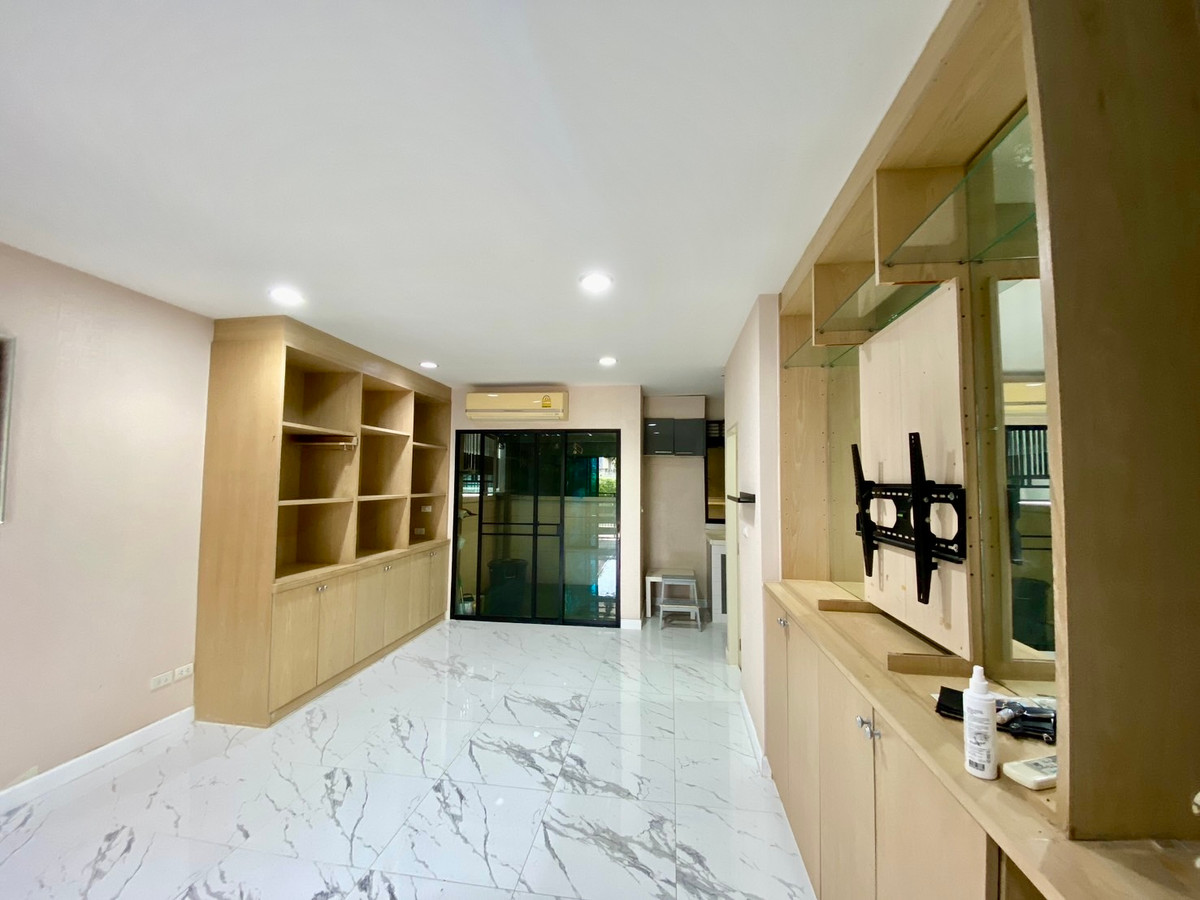 ให้เช่าทาวน์โฮมรามคำแหง หัวหมาก : ให้เช่า บ้านกลางเมือง พระราม 9 – รามคำแหง ทาวน์โฮม 3 ชั้น สภาพใหม่ ทำเลศักยภาพ ใกล้ทางด่วนและ Airport Link