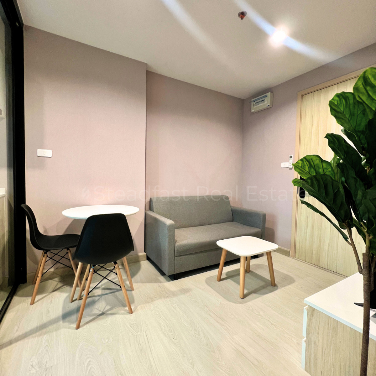 ให้เช่าคอนโดแจ้งวัฒนะ เมืองทอง : ให้เช่านิวโนเบิลงามวงศ์วาน ทำเลดีเดินทางสะดวก  ขนาด 26 sqm 10,000 บ./ด.พร้อมเข้าอยู่!💙 Line : @steadfastre 