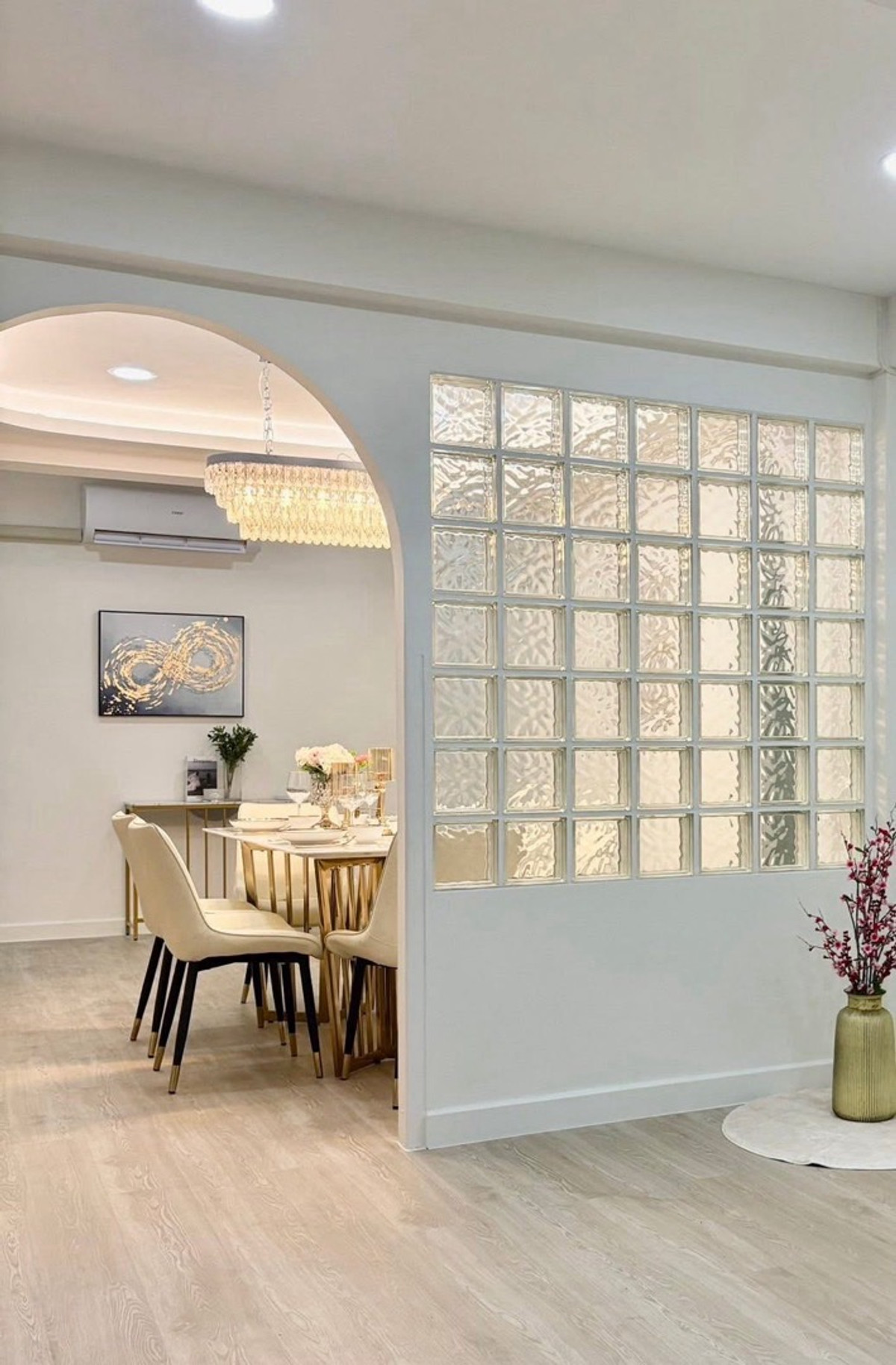 For RentHouseRatchadapisek, Huaikwang, Suttisan : 5 Bedroom House for Rent in Ratchada Huai Khwang near MRT Sutthisan Fully Furnished Pet Friendly Bangkok