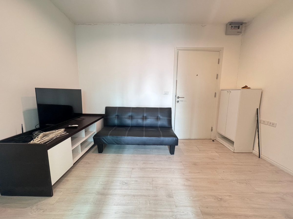 For RentCondoThaphra, Talat Phlu, Wutthakat : Aspire Sathorn Thapra, condo next to BTS Talat Phlu, available and ready for rent, 11,500/month.