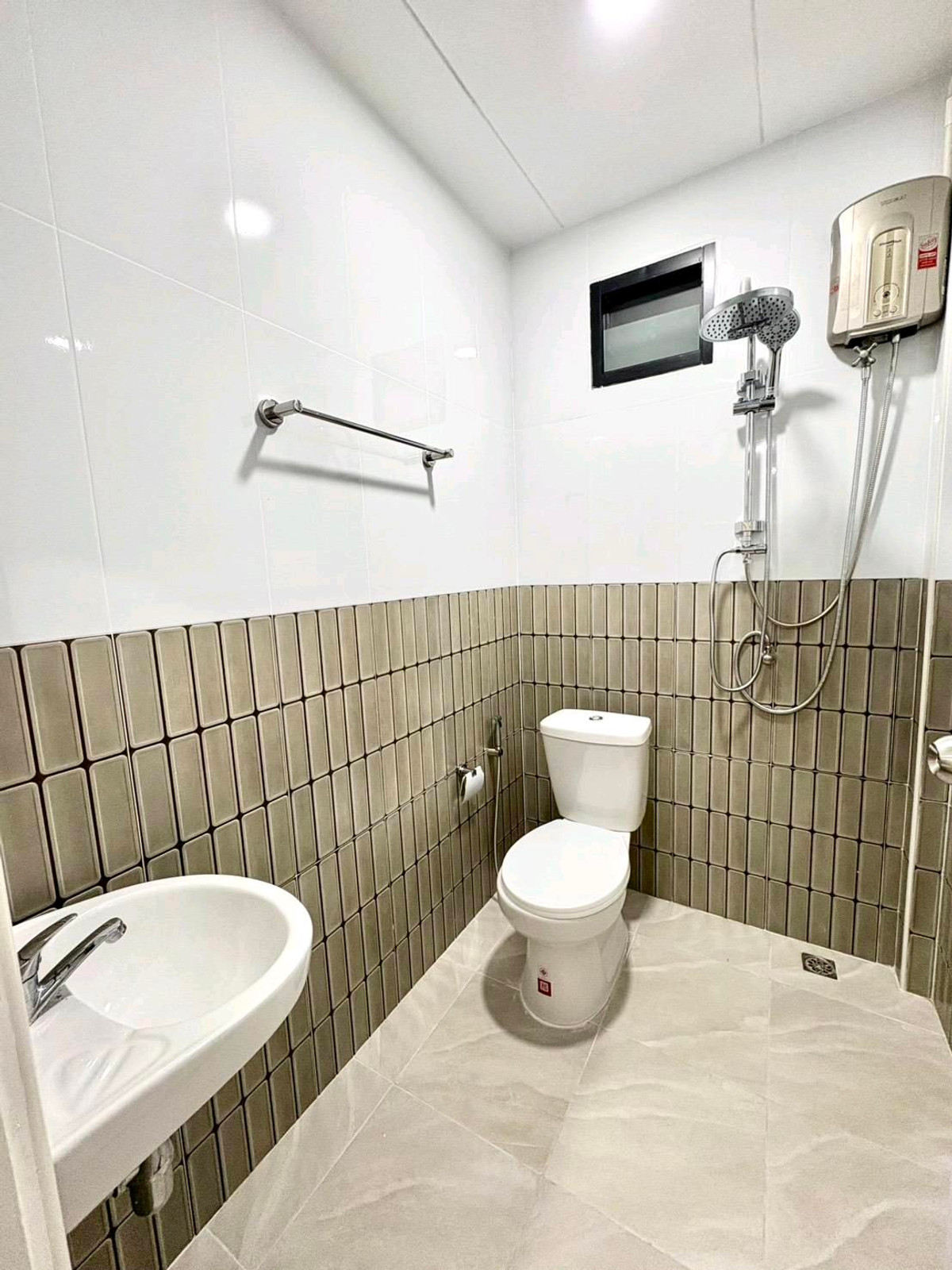 For RentHouseRatchadapisek, Huaikwang, Suttisan : 🔥🔥🔥2-story detached house 
📍 Huai Khwang – Sutthisan – Ratchada CBD
Huai Khwang – Sutthisan – Ratchada💚💚💚