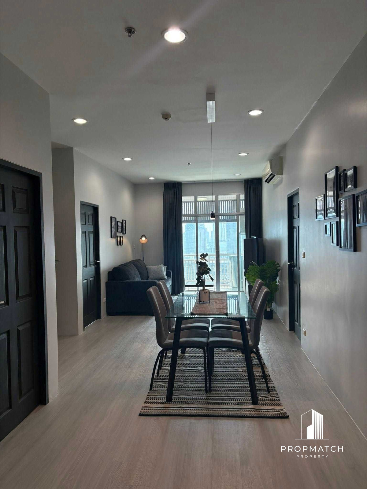 For RentCondoRatchathewi,Phayathai : ✨Flash Deal ✨Chewathai Ratchaprarop (3Bed 2Bath 114SQM.) ready to move in! Only 42,000 baht per month Tel.0981315848 @propmatch