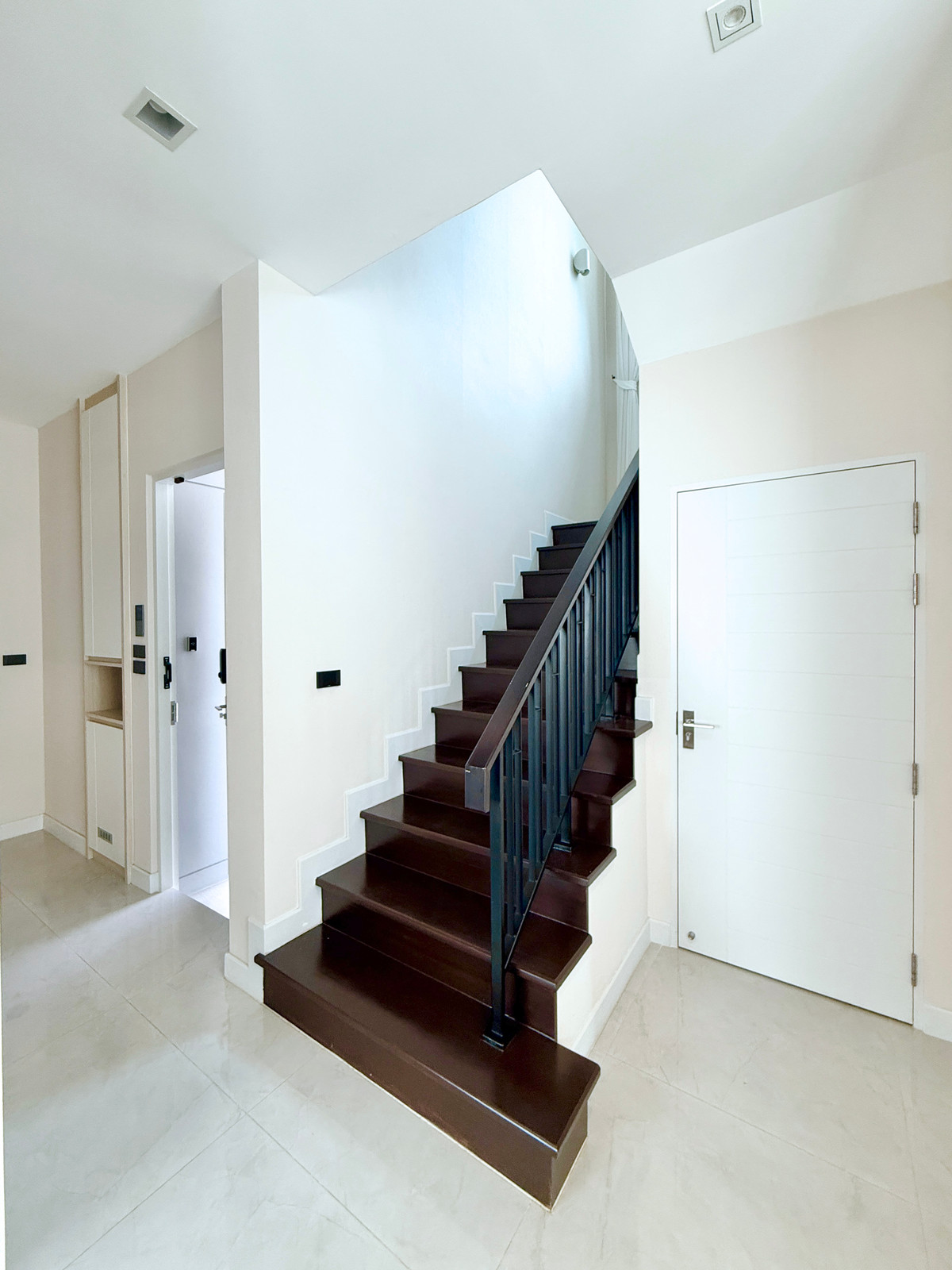 บ้านบางนา แบริ่ง ลาซาล : 🚀 บางกอก บูเลอวาร์ด บางนา กม.5 - 237ตรม. 4นอน4น้ำ2ที่จอดรถ ปรับลดค่าเช่า 092-545-6151 (ทีม)