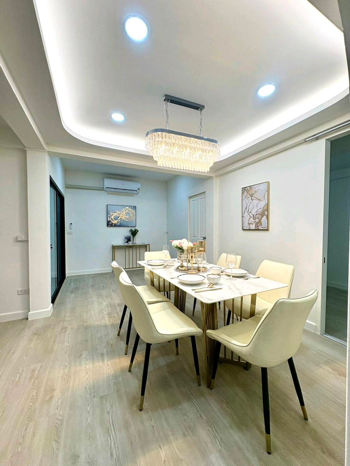 For RentHouseRatchadapisek, Huaikwang, Suttisan : 🔥🔥🔥2-story detached house 
📍 Huai Khwang – Sutthisan – Ratchada CBD
Huai Khwang – Sutthisan – Ratchada💚💚💚