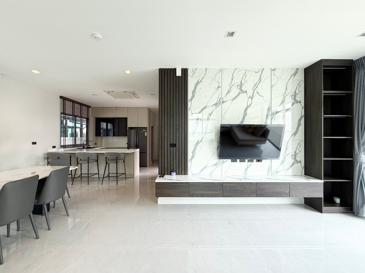 ให้เช่าบ้านบางนา แบริ่ง ลาซาล : 🚀 บางกอก บูเลอวาร์ด บางนา กม.5 - 369ตรม. 4นอน5น้ำ3ที่จอดรถ 092-545-6151 (ทีม)