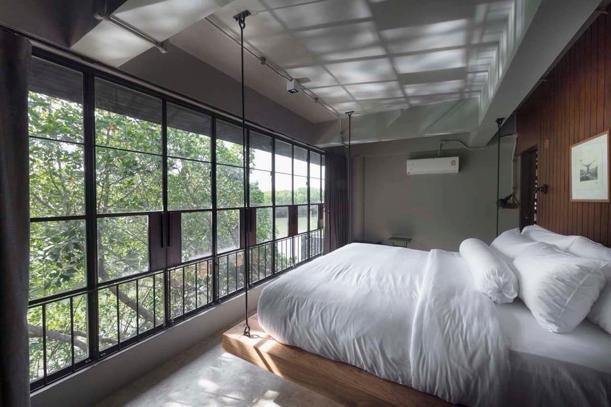 For RentHotel&Apartment BusinessCha-am Phetchaburi : Seaside Hotel Business for Lease in Phetchaburi, a Profitable Turnkey Pool Villa on 3 Rai Land with 12 Bedrooms, Licensed Resort Near the Beach, Ready Income in Thailand
