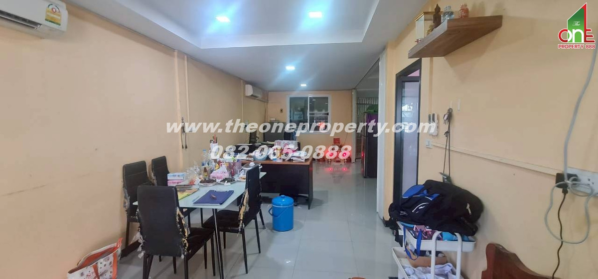For SaleTownhomeNakhon Pathom : Townhouse, 2 floors, 24 sq m., Siwarat Village 5, Phetkasem Road, Phutmonthon Sai 4 Road, Krathum Lom Subdistrict, Sam Phran District, Nakhon Pathom Province.