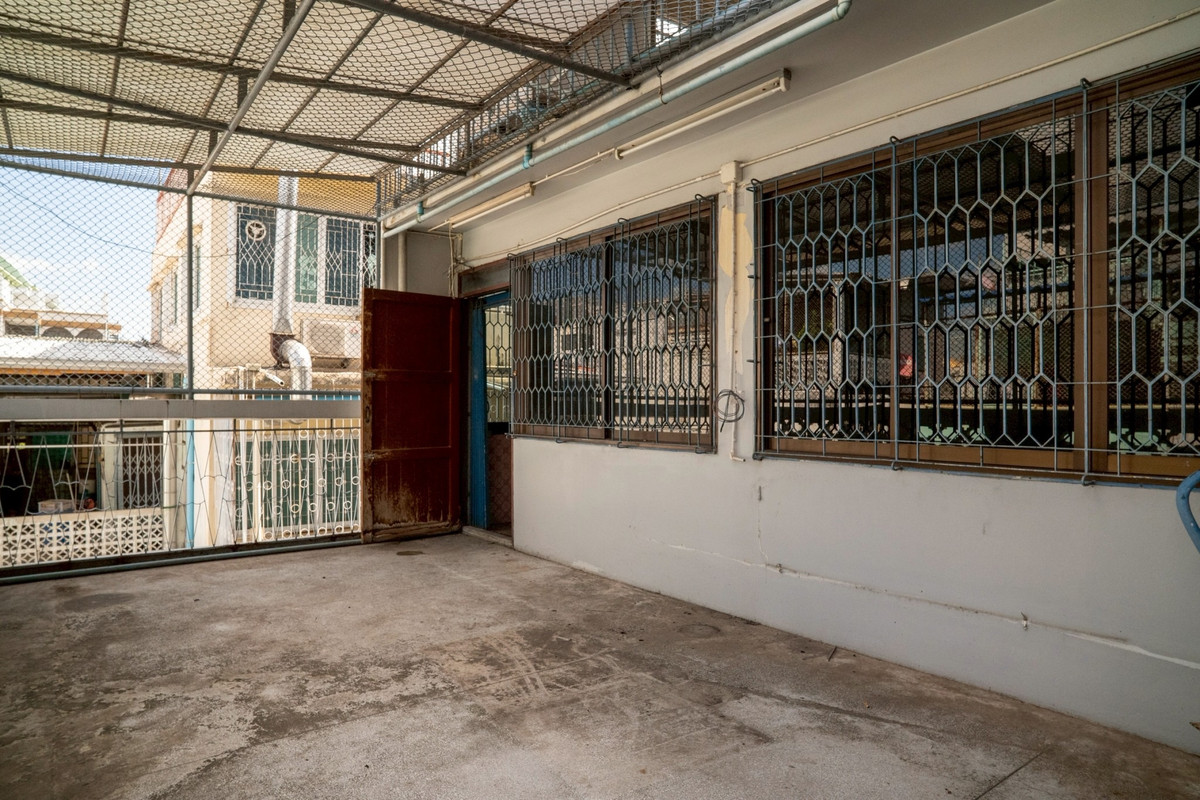 ขายทาวน์โฮมเยาวราช บางลำพู : ขาย ❗️ ทาวน์เฮ้า 6 ชั้น 2 คูหา บ้านเปล่า ทำเลดีมาก ใกล้กับ MRT สนามไชย และ MRT สามยอด