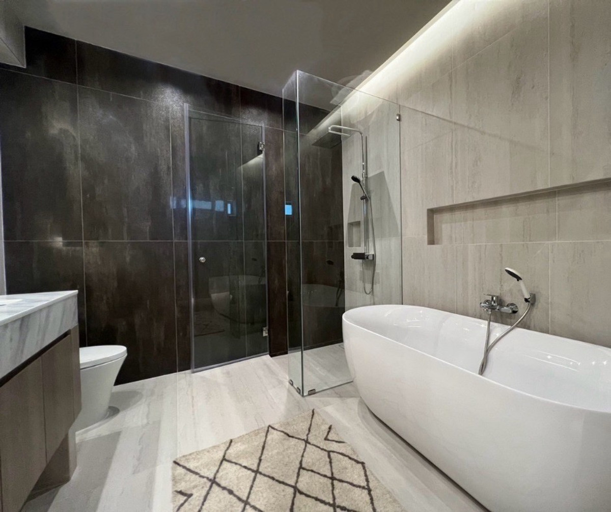 HouseOnnut, Udomsuk : 4 Bedroom Renovated Townhouse for Sale and Rent near BTS Phra Khanong Sukhumvit Ekkamai Bangkok Ideal for Home Office and Investment