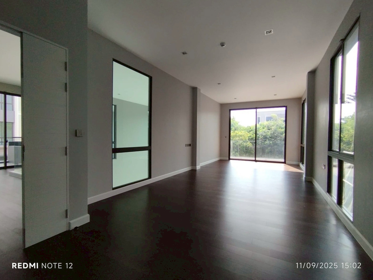 For SaleHotel&Apartment BusinessPinklao, Charansanitwong : Luxury mansion for sale, luxury house, single house, Grand Bangkok Boulevard Pinklao-Borom, corner house with private elevator.