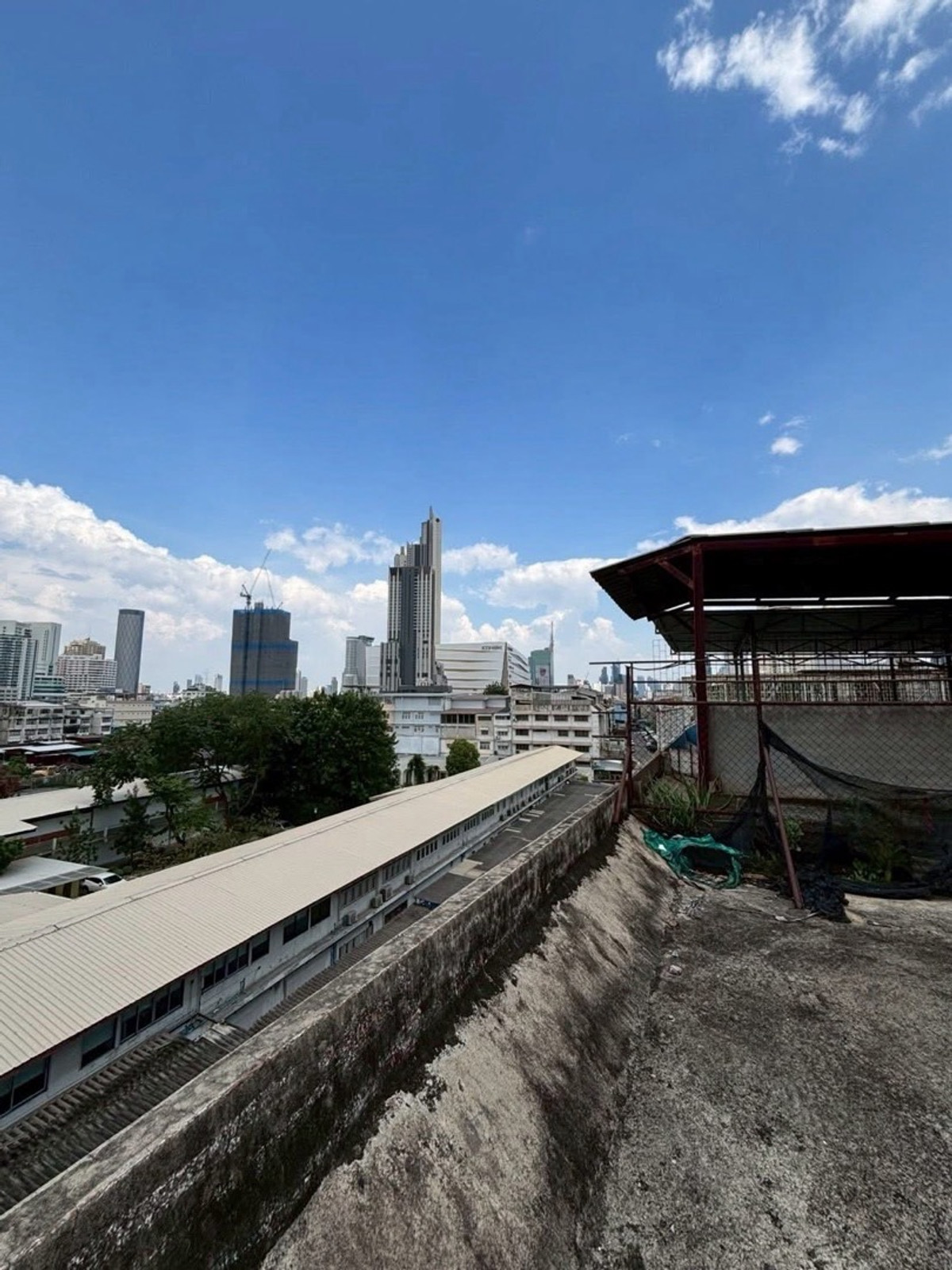 For SaleShop HouseWongwianyai, Charoennakor : Triple Shophouse for Sale Near ICONSIAM Walkable Charoen Nakhon Prime Investment Opportunity Bangkok