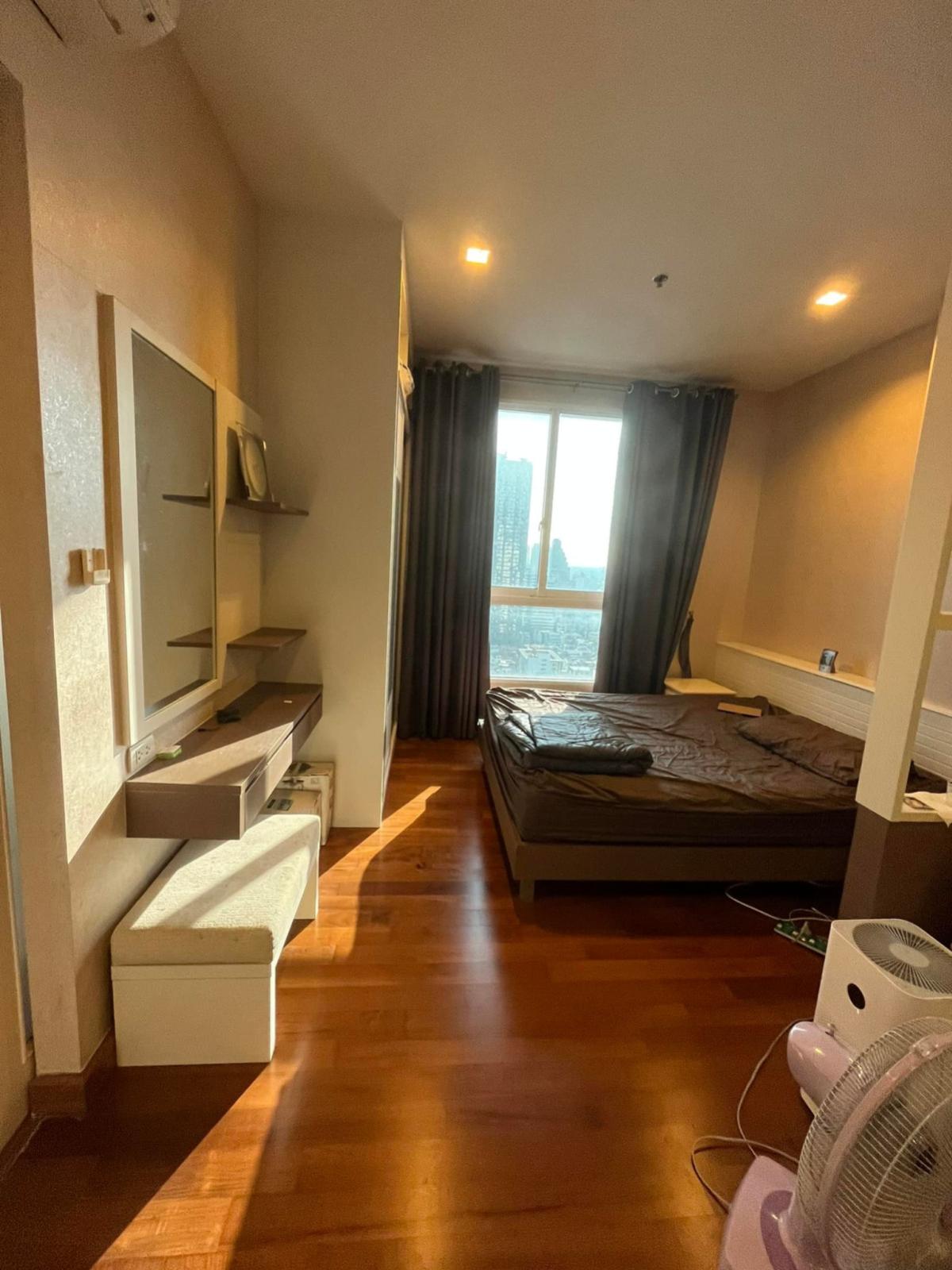 ขายคอนโดสาทร นราธิวาส : ขายคอนโด  ไอวี สาทร BTS-ช่องนนทรี สีลม เขต บางรัก กรุงเทพ CX-147083