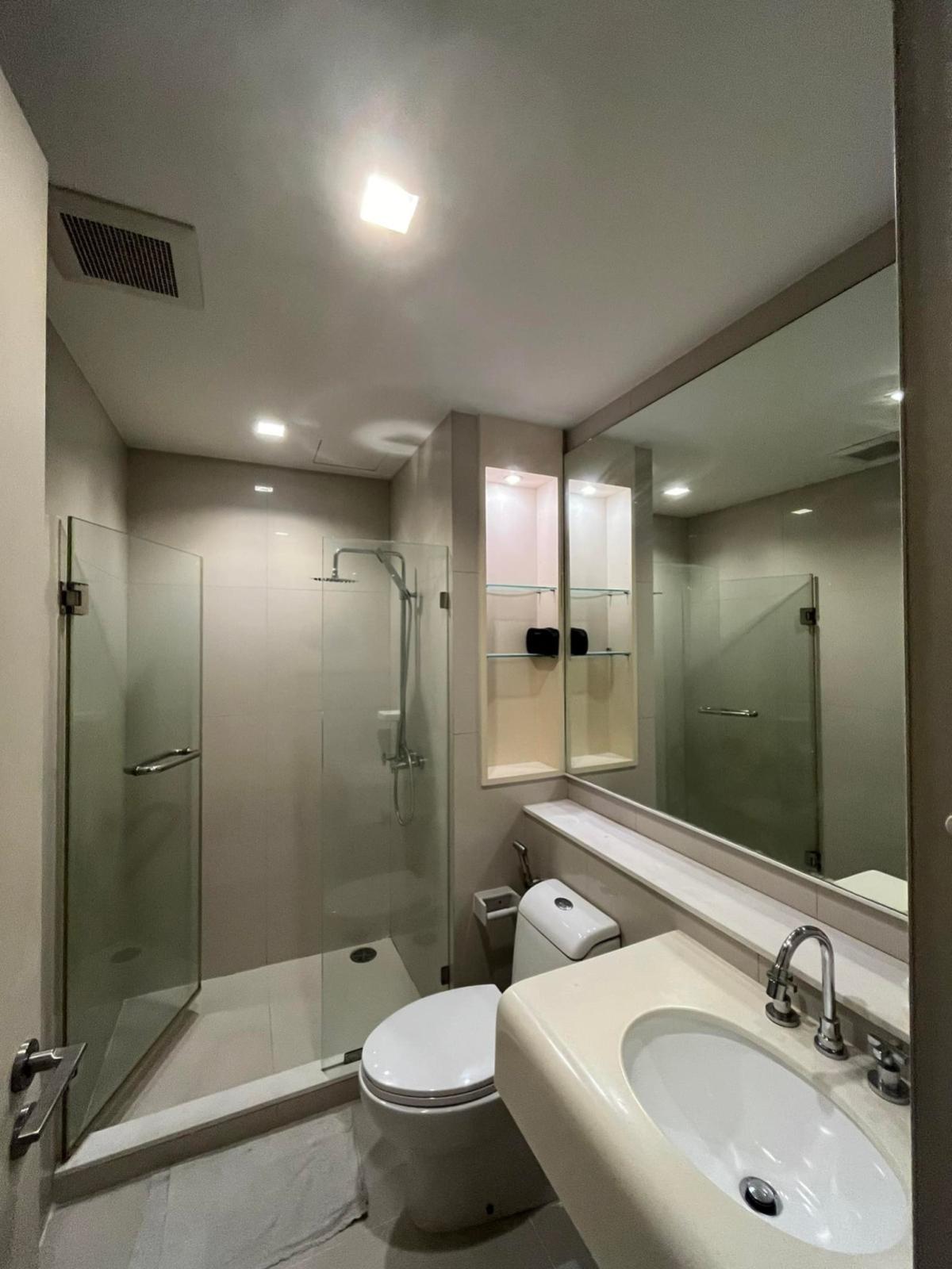 ขายคอนโดสาทร นราธิวาส : ขายคอนโด  ไอวี สาทร BTS-ช่องนนทรี สีลม เขต บางรัก กรุงเทพ CX-147083