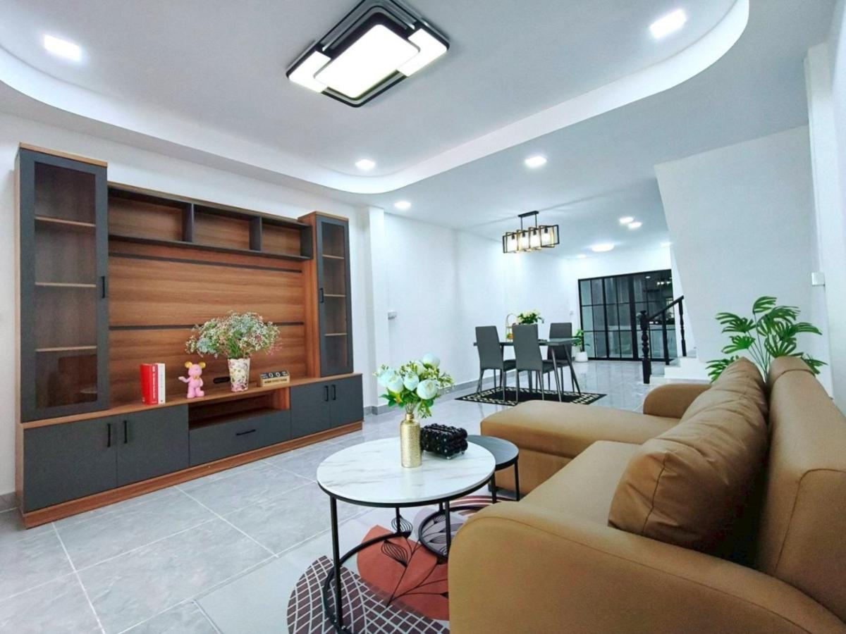 ขายทาวน์โฮมมีนบุรี-ร่มเกล้า : ขายทาวน์เฮ้าส์/ทาวน์โฮม  บ้านร่มเย็น 5 รีโนเวทใหม่ บางชัน เขต คลองสามวา กรุงเทพ CX-147067