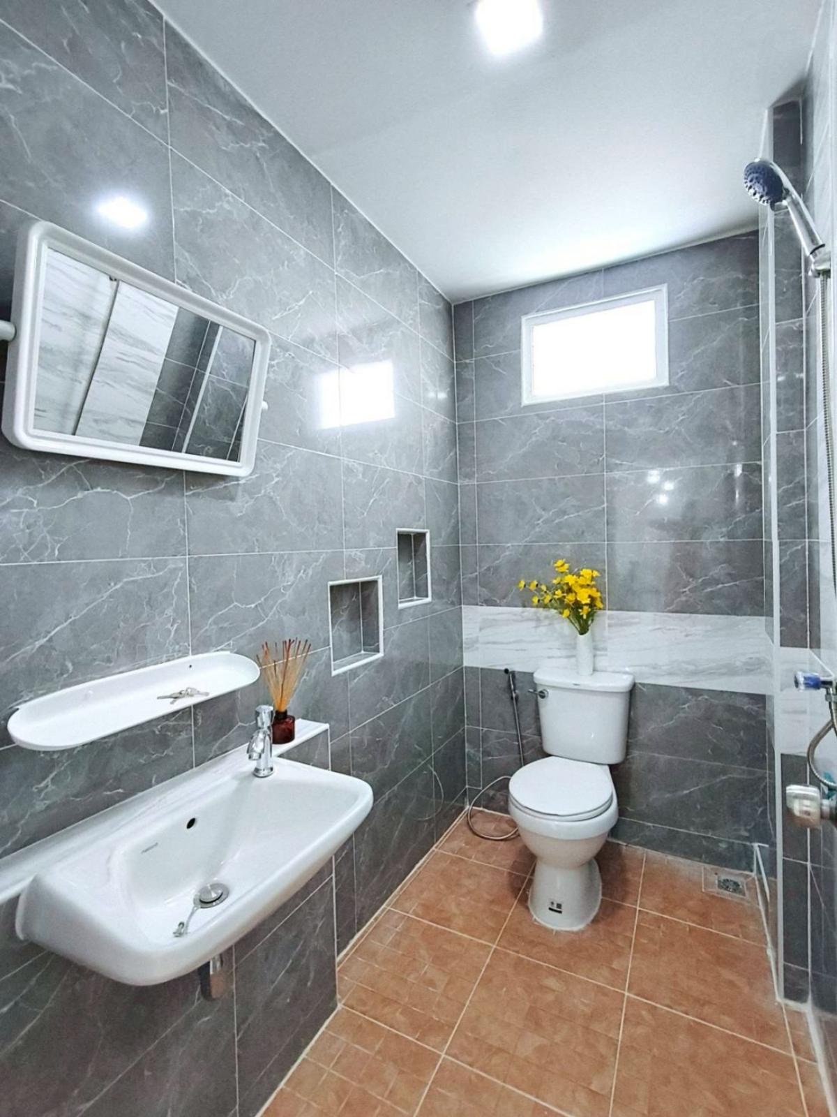 ขายทาวน์โฮมมีนบุรี-ร่มเกล้า : ขายทาวน์เฮ้าส์/ทาวน์โฮม  บ้านร่มเย็น 5 รีโนเวทใหม่ บางชัน เขต คลองสามวา กรุงเทพ CX-147067