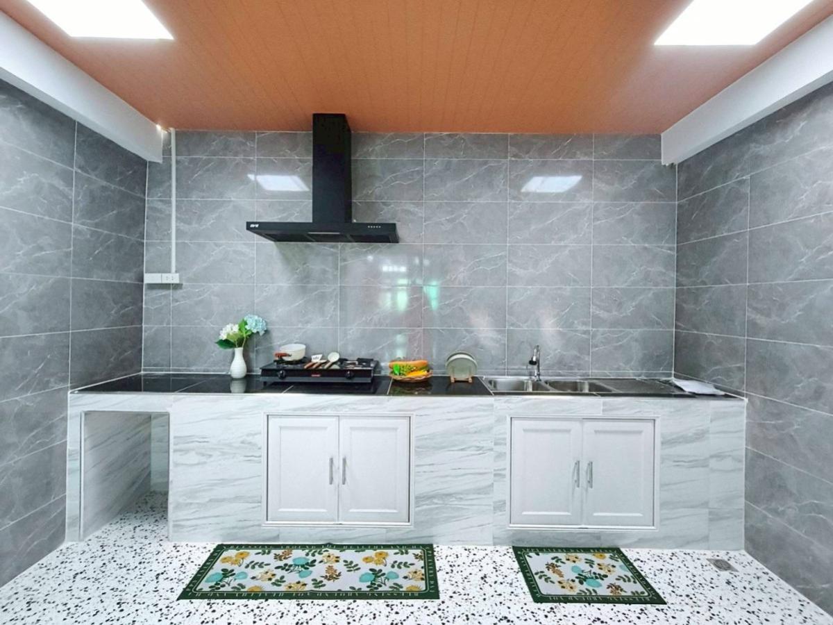 ขายทาวน์โฮมมีนบุรี-ร่มเกล้า : ขายทาวน์เฮ้าส์/ทาวน์โฮม  บ้านร่มเย็น 5 รีโนเวทใหม่ บางชัน เขต คลองสามวา กรุงเทพ CX-147067