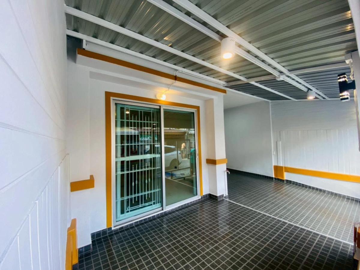 For SaleTownhomeNakhon Pathom : For Sale Townhouse/Townhome  , Prukasa Ville Petchkasem-Phutthamonthon Sai 4 , Krathum Lom , Sam Phran , Nakhon Pathom , CX-147010