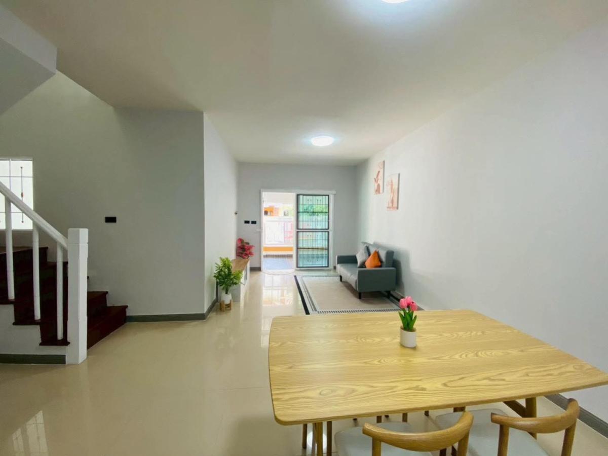 For SaleTownhomeNakhon Pathom : For Sale Townhouse/Townhome  , Prukasa Ville Petchkasem-Phutthamonthon Sai 4 , Krathum Lom , Sam Phran , Nakhon Pathom , CX-147010