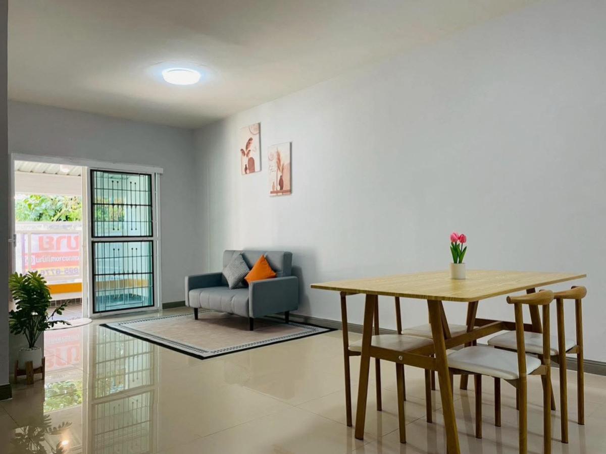 For SaleTownhomeNakhon Pathom : For Sale Townhouse/Townhome  , Prukasa Ville Petchkasem-Phutthamonthon Sai 4 , Krathum Lom , Sam Phran , Nakhon Pathom , CX-147010