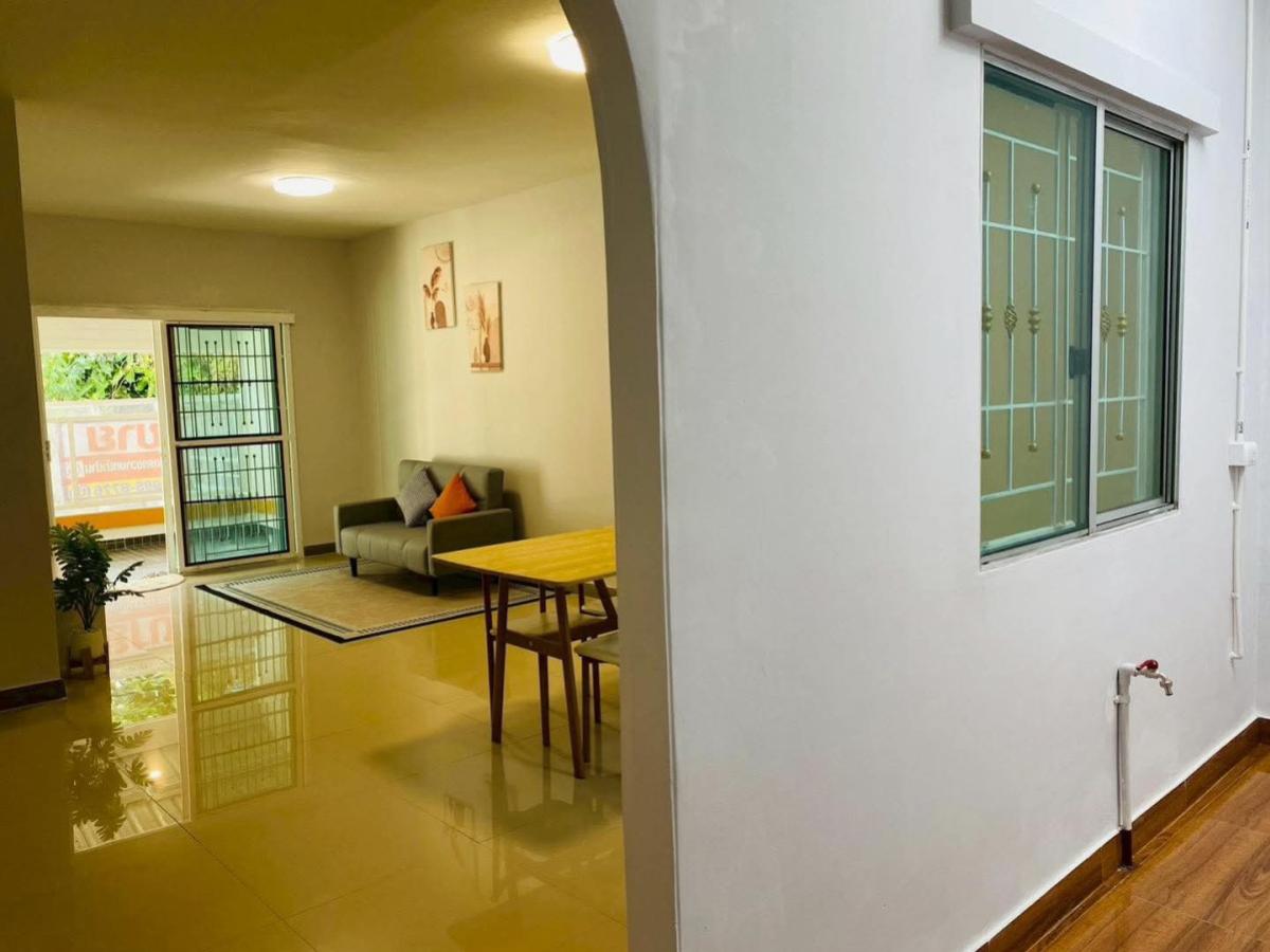 For SaleTownhomeNakhon Pathom : For Sale Townhouse/Townhome  , Prukasa Ville Petchkasem-Phutthamonthon Sai 4 , Krathum Lom , Sam Phran , Nakhon Pathom , CX-147010