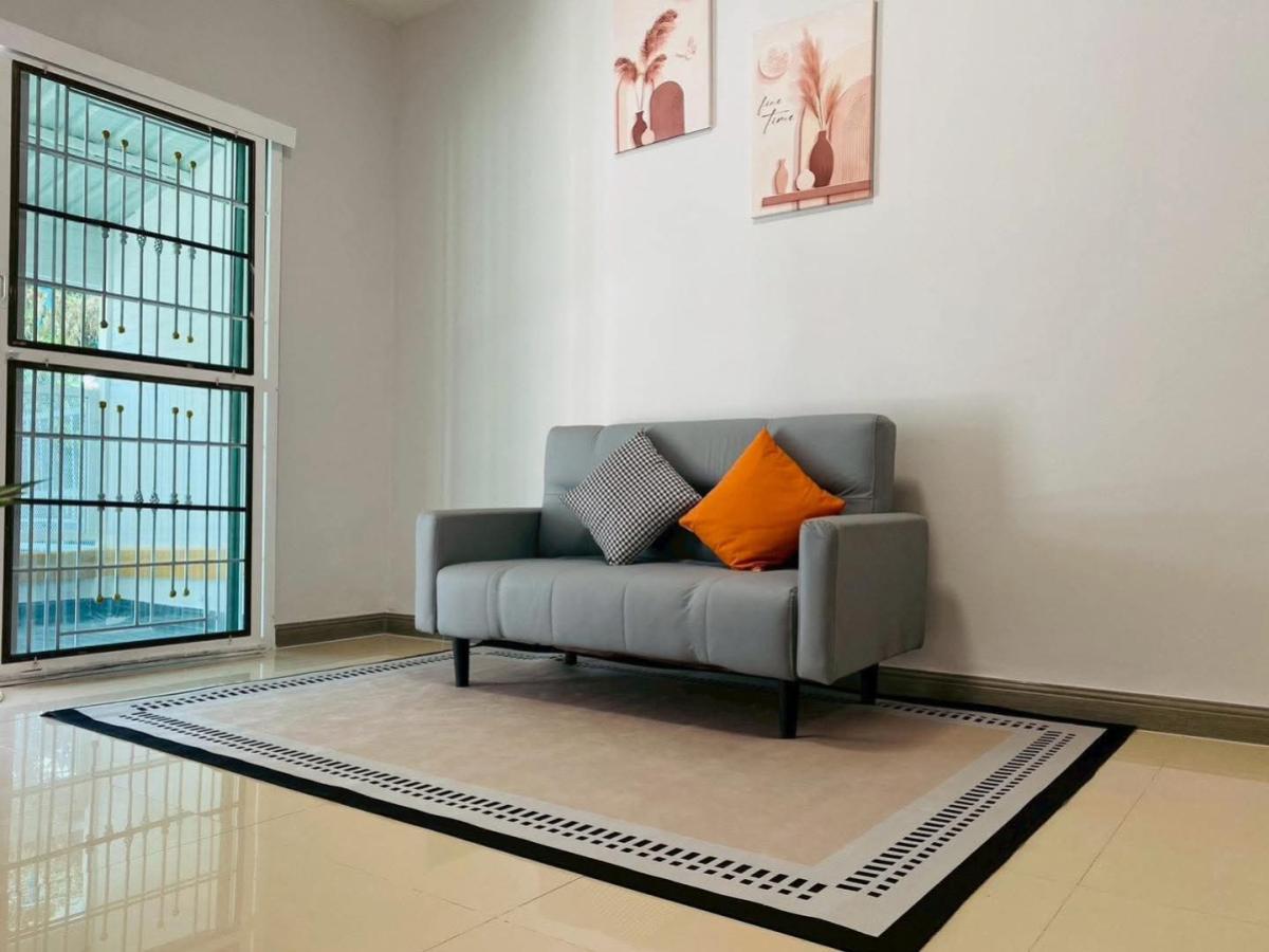 For SaleTownhomeNakhon Pathom : For Sale Townhouse/Townhome  , Prukasa Ville Petchkasem-Phutthamonthon Sai 4 , Krathum Lom , Sam Phran , Nakhon Pathom , CX-147010