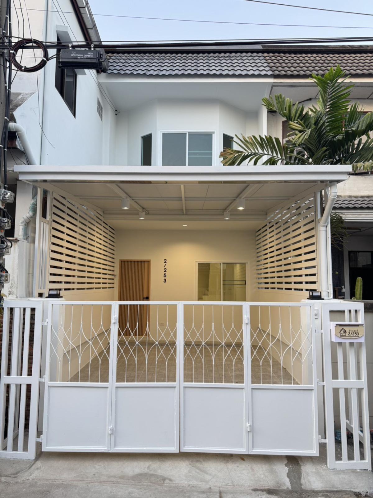 ขายทาวน์โฮมเกษตรศาสตร์ รัชโยธิน : ขายทาวน์โฮม บ้านอยู่เจริญพหลโยธิน 40 CX-143192