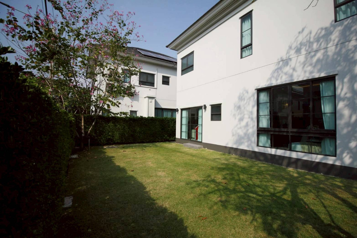 For RentHouseBangna, Bearing, Lasalle : For Rent Setthasiri Bangna KM.10 Corner Plot with Clubhouse View Near Mega Bangna Please call: 062-496-6454