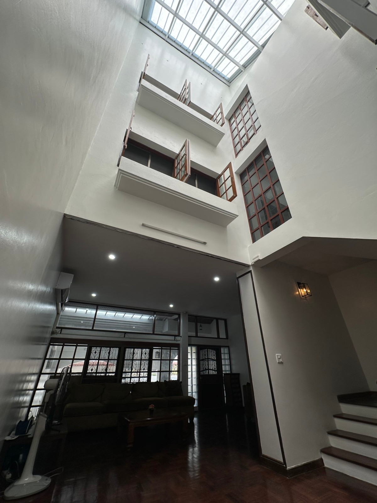 For RentTownhomeRama3 (Riverside),Satupadit : 4 Storey Townhouse Triple Ceiling with 3 Parkings