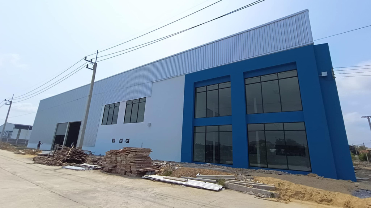 ให้เช่าโกดังมหาชัย สมุทรสาคร : ให้เช่า โกดังพร้อมโชร์รูม/สำนักงานสร้างใหม่ พื้นที่ใช้สอยรวม 2,137 ตร.ม.  ทำเล วัดแคราย  ต.คลองมะเดื่อ อ.กระทุ่มแบน จ.สมุทรสาคร 