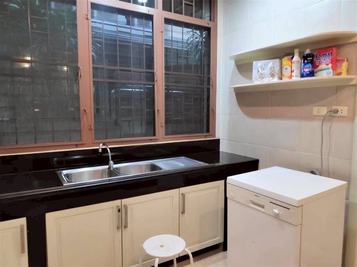 For RentHouseOnnut, Udomsuk : Luxurious detached house for rent, Baan Sansiri, Sukhumvit 67, near BTS Phra Khanong. Please call: 062-496-6454