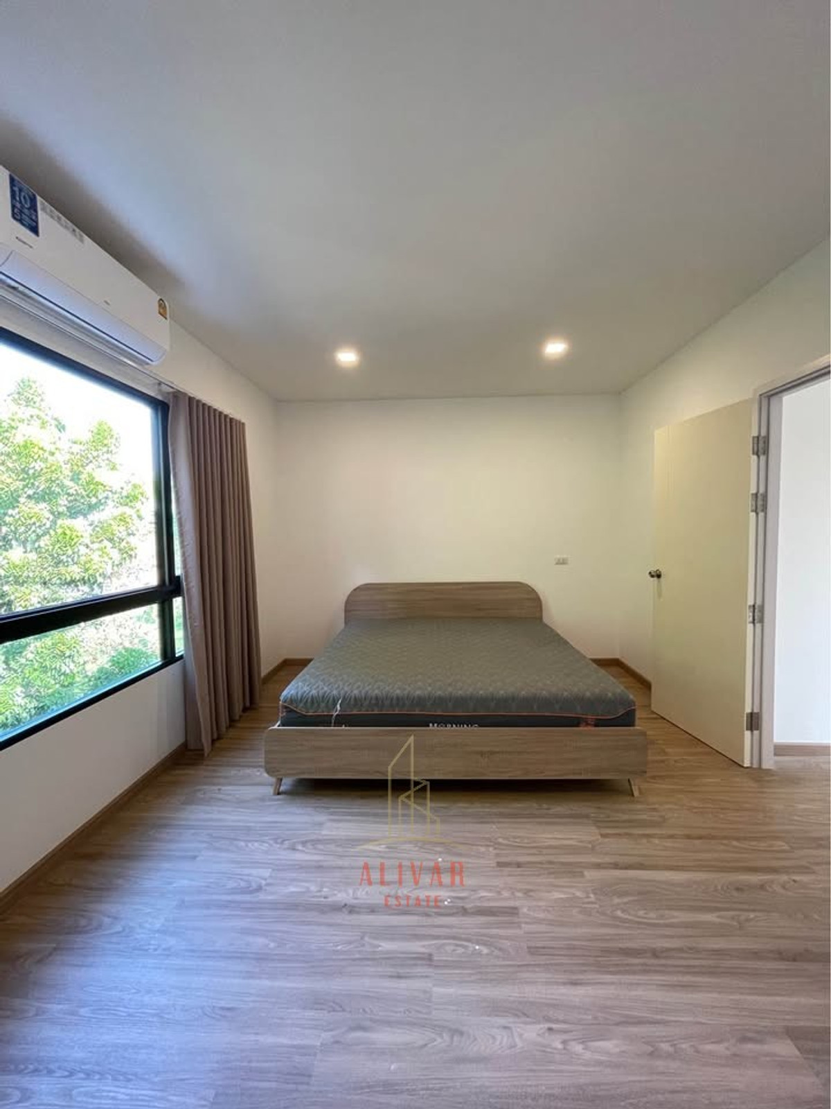 TownhomePattanakan, Srinakarin : RH024426 for sale/rent townhome fully furnished 3 floors at Patio Srinakarin Rama 9 (Krungthep Kreetha)
