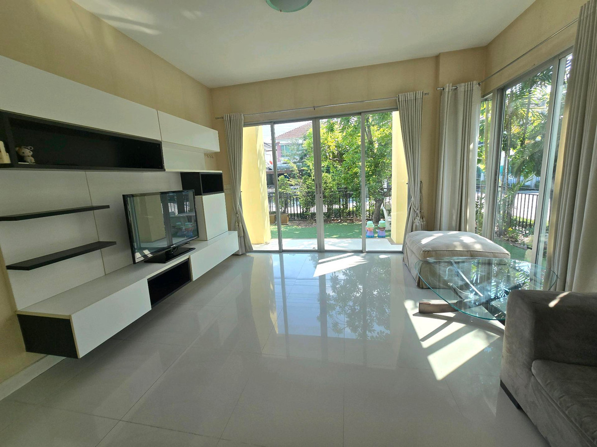 ให้เช่าบ้านลาดกระบัง สุวรรณภูมิ : ให้เช่า บ้านเดี่ยว2ชั้น สภาพใหม่ อยู่ถ.วงแหวน-อ่อนนุช ใกล้เมกาบางนา