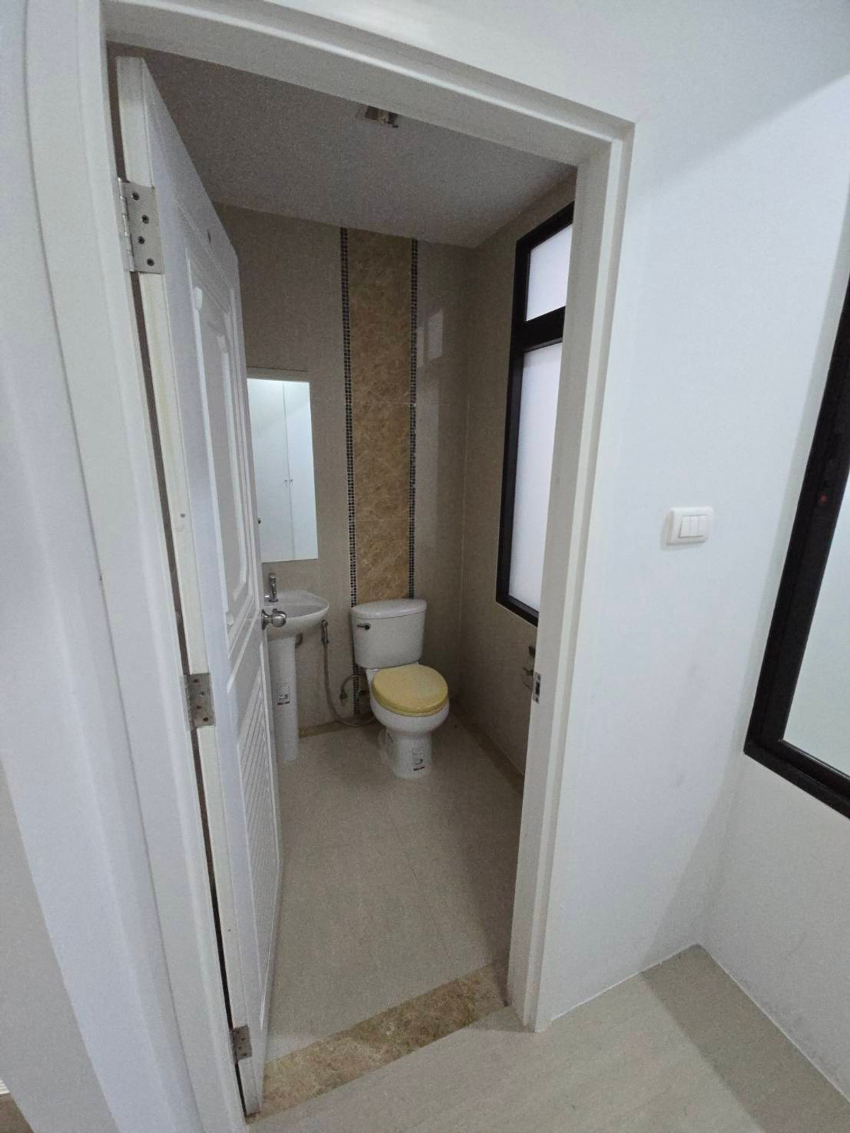 ให้เช่าอาคารพาณิชย์นวมินทร์ รามอินทรา : ให้เช่า  โฮมออฟฟิศ 4 ชั้น ถนนรามอินทรา109(พระยาสุเรนทร์)