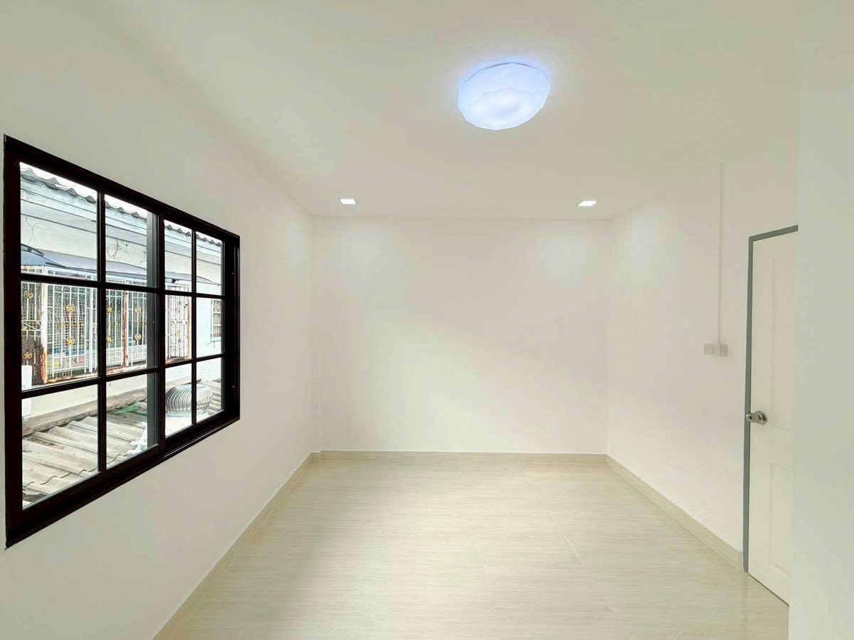 ขายทาวน์โฮมเสรีไทย-นิด้า : ขายบ้านนวกานต์ ซอยเสรีไทย 43 แยก 3 ถนนเสรีไทย  แขวงคลองกุ่ม เขตบึงกุ่ม กรุงเทพฯ 