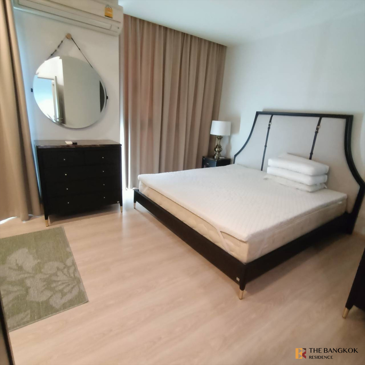 For RentCondoRatchadapisek, Huaikwang, Suttisan : Beautiful room, good price, close to MRT By Tommy.