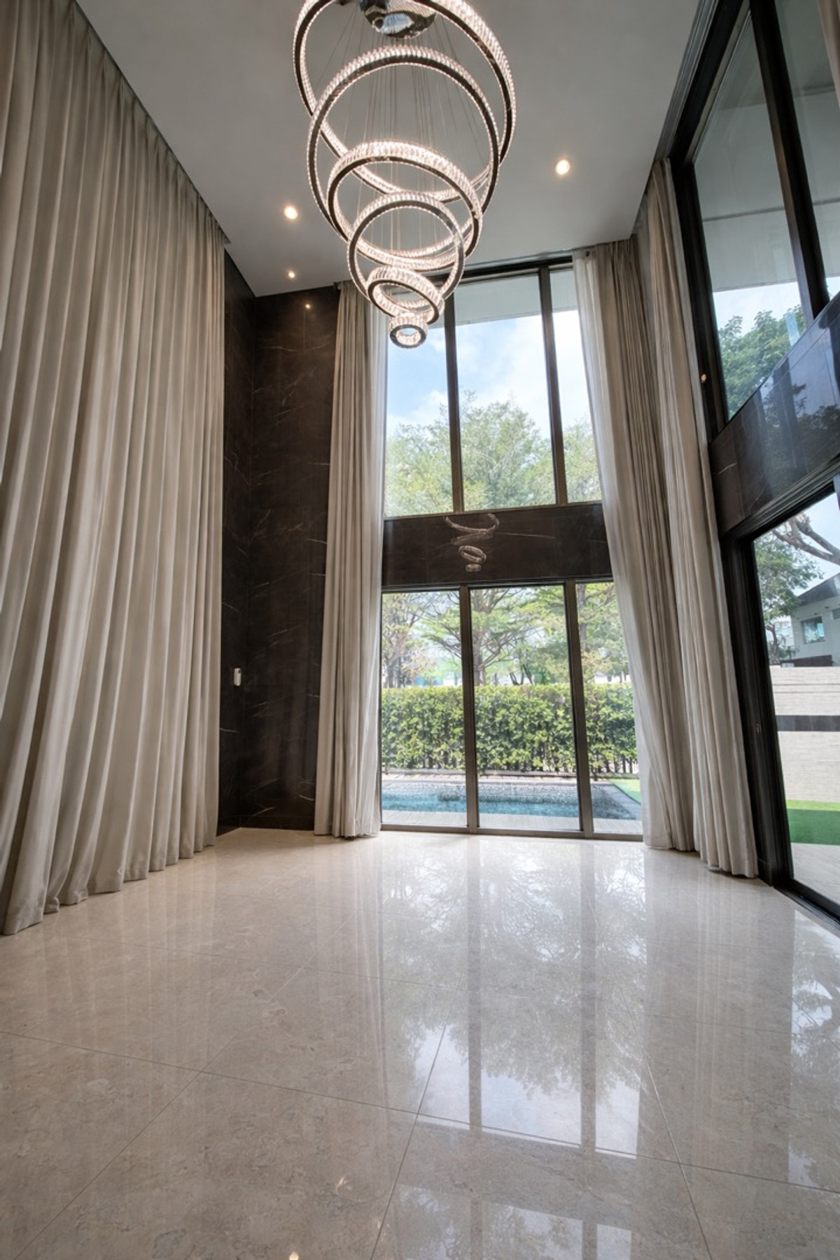 For RentHouseRama 2, Bang Khun Thian : For rent, luxury detached house, Nirvana Beyond Rama 2 project, with private swimming pool. Near Central Rama 2