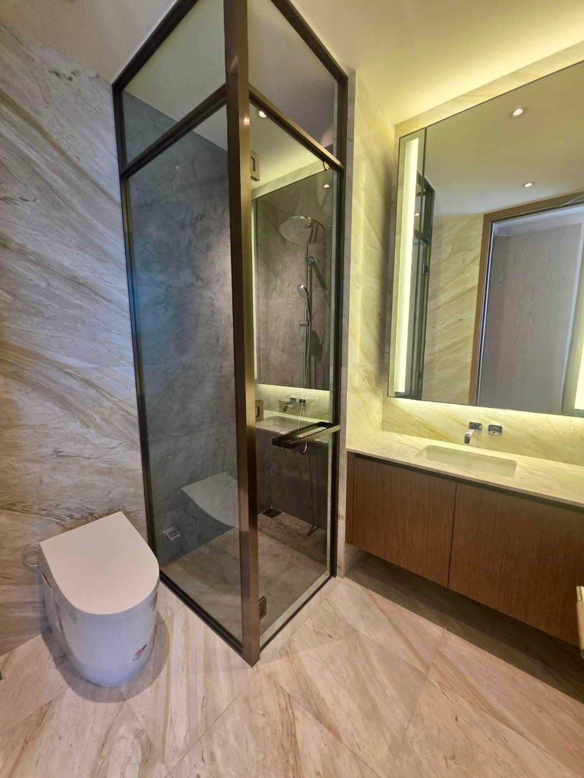 ขายคอนโดวิทยุ ชิดลม หลังสวน : Scope Langsuan: 2bed 2.5bath 154.59sqm. 92,500,000 Am: 0656199198