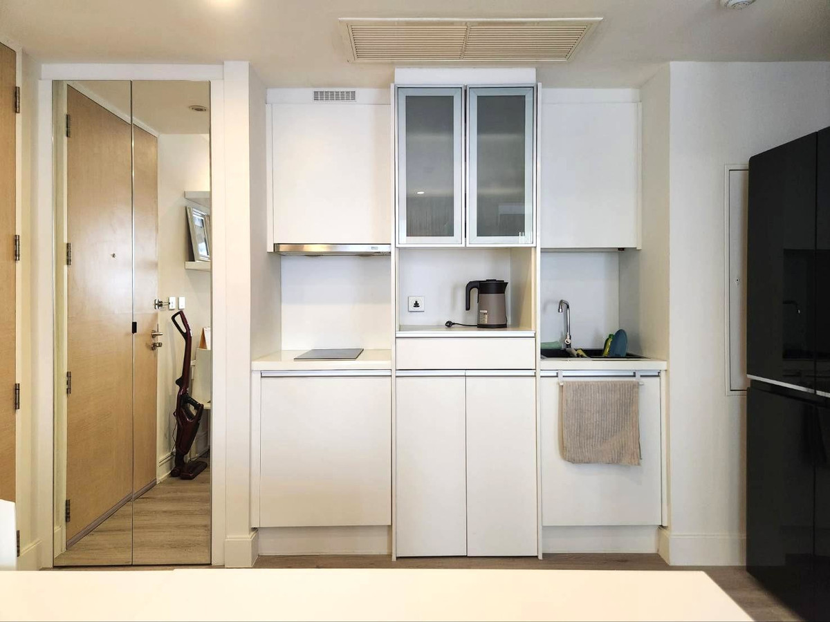 For RentCondoSathorn, Narathiwat : 89829 - For rent, 1-Bed, beautifully decorated, sparkling new, a few steps from BTS Chong Nonsi - Collecio Sathorn-Pipat.