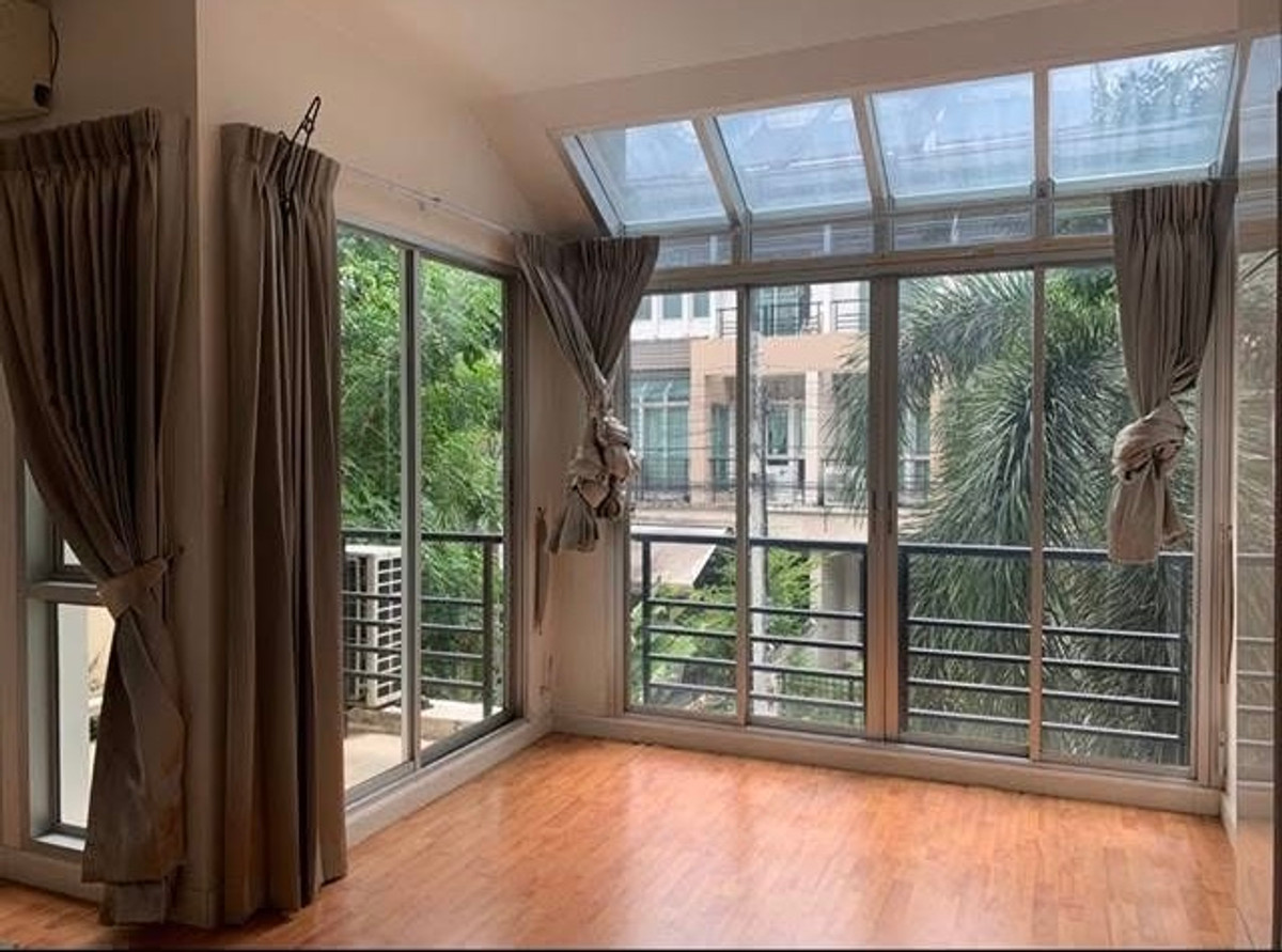 For RentTownhomeNawamin, Ramindra : 3-story townhome for rent, Vista Park Ratchada-Ramindra. Near Fashion Island 5 minutes